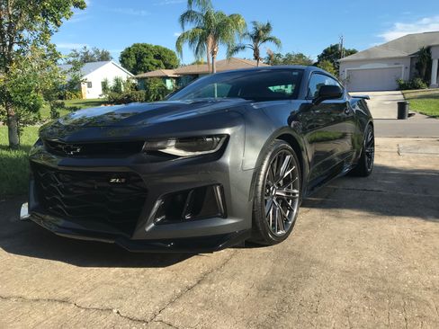 Used 2018 Chevrolet Camaro ZL1 image 1