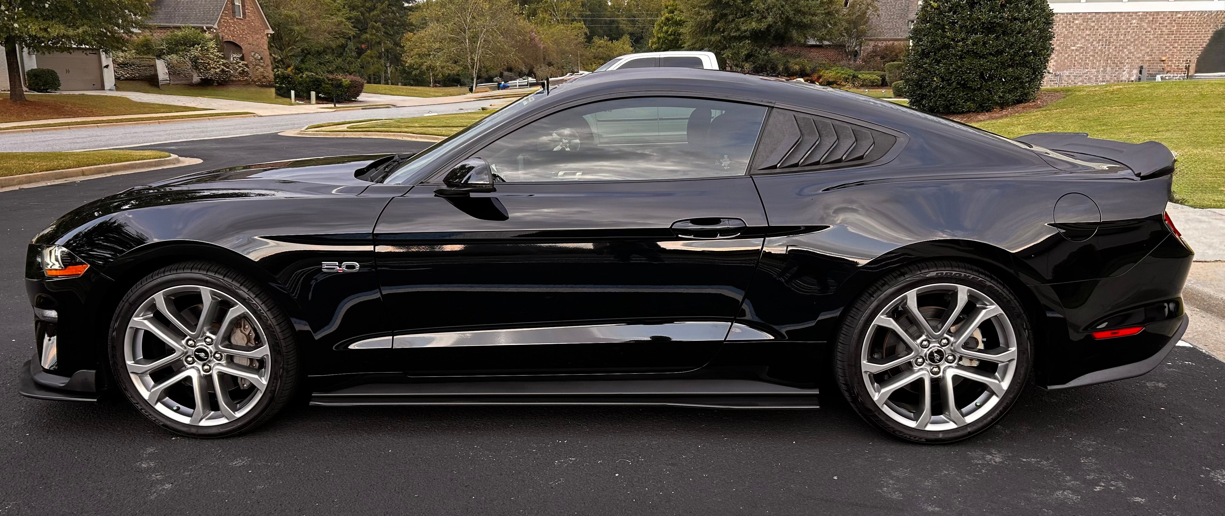 Used 2020 Ford Mustang GT Premium w/ Equipment Group 401A RWD image 2
