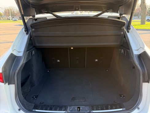 Used 2019 Jaguar F-PACE Prestige image 13