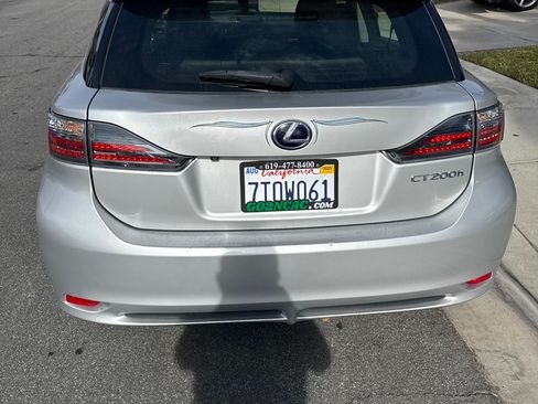 Used 2012 Lexus CT 200h Premium w/ Leather Pkg image 8