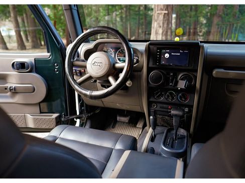 Used 2010 Jeep Wrangler Unlimited Sport image 13