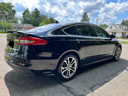 Used 2019 Ford Fusion Titanium FWD image 9