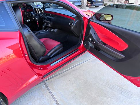 Used 2010 Chevrolet Camaro SS w/ Interior Accent Trim Package RWD image 11