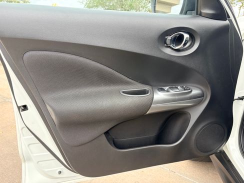 Used 2016 Nissan Juke SV image 12