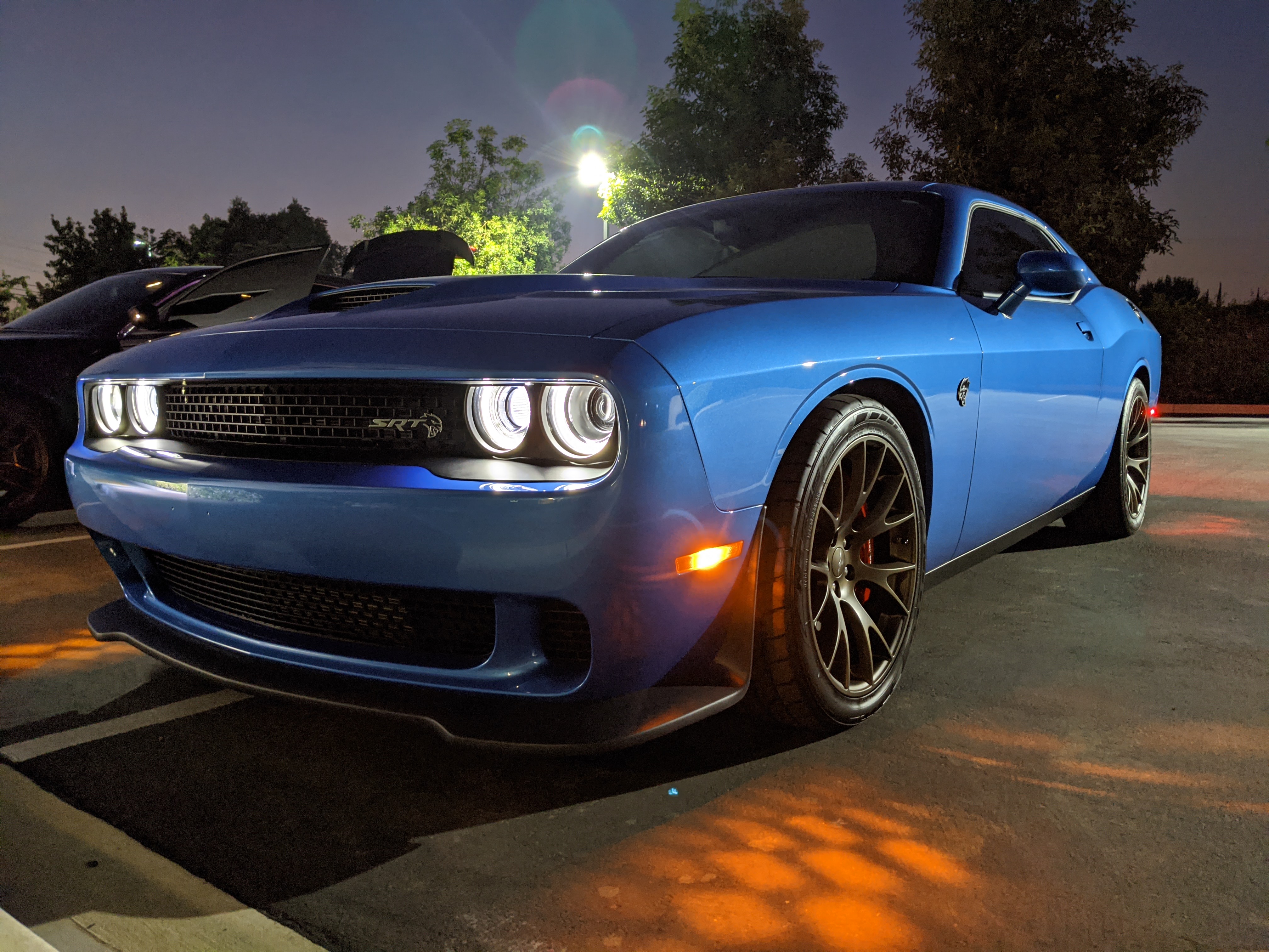 Used 2018 Dodge Challenger SRT Hellcat RWD image 2