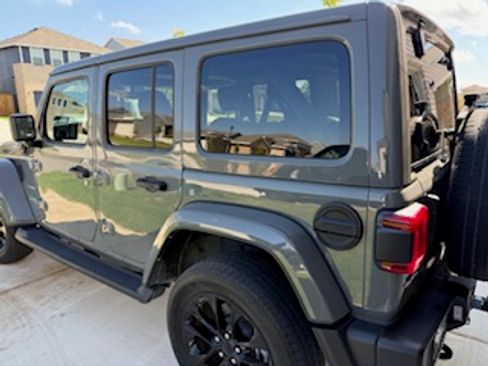 Used 2021 Jeep Wrangler Unlimited Sahara image 6