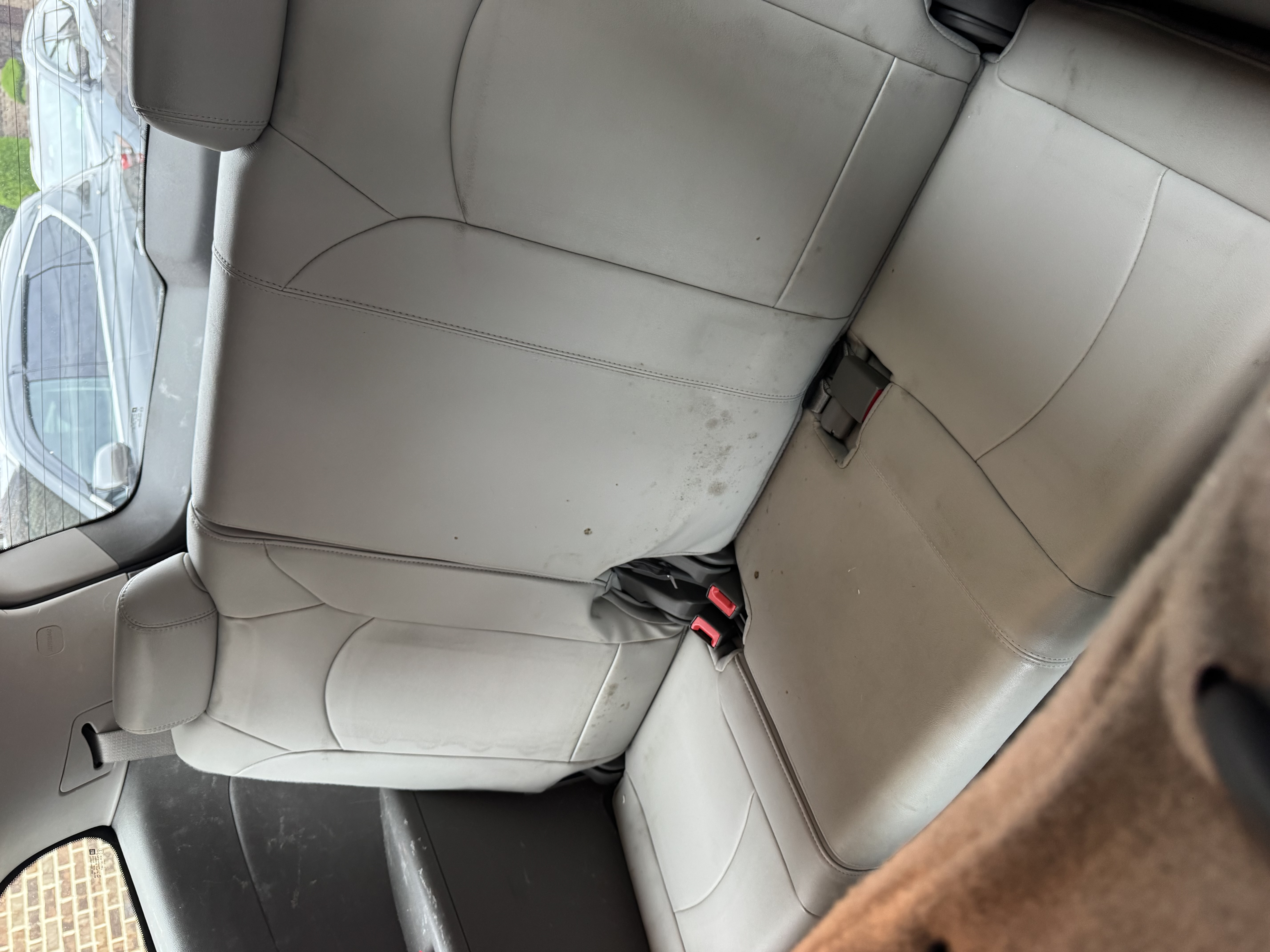 Used 2011 Chevrolet Traverse LT w/ LPO, 'HIT The Road' Package AWD/4WD image 10