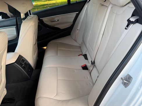 Used 2018 BMW 330i xDrive Wagon image 8