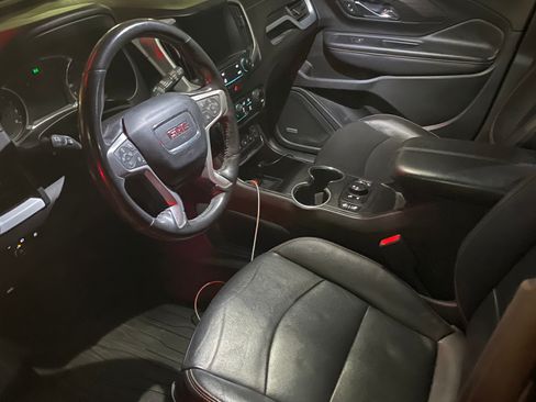 Used 2020 GMC Terrain SLT w/ Preferred Package image 10