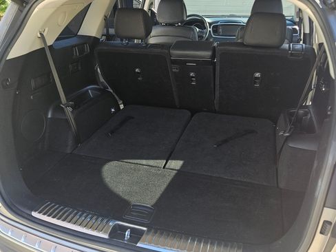 Used 2016 Kia Sorento SX image 10