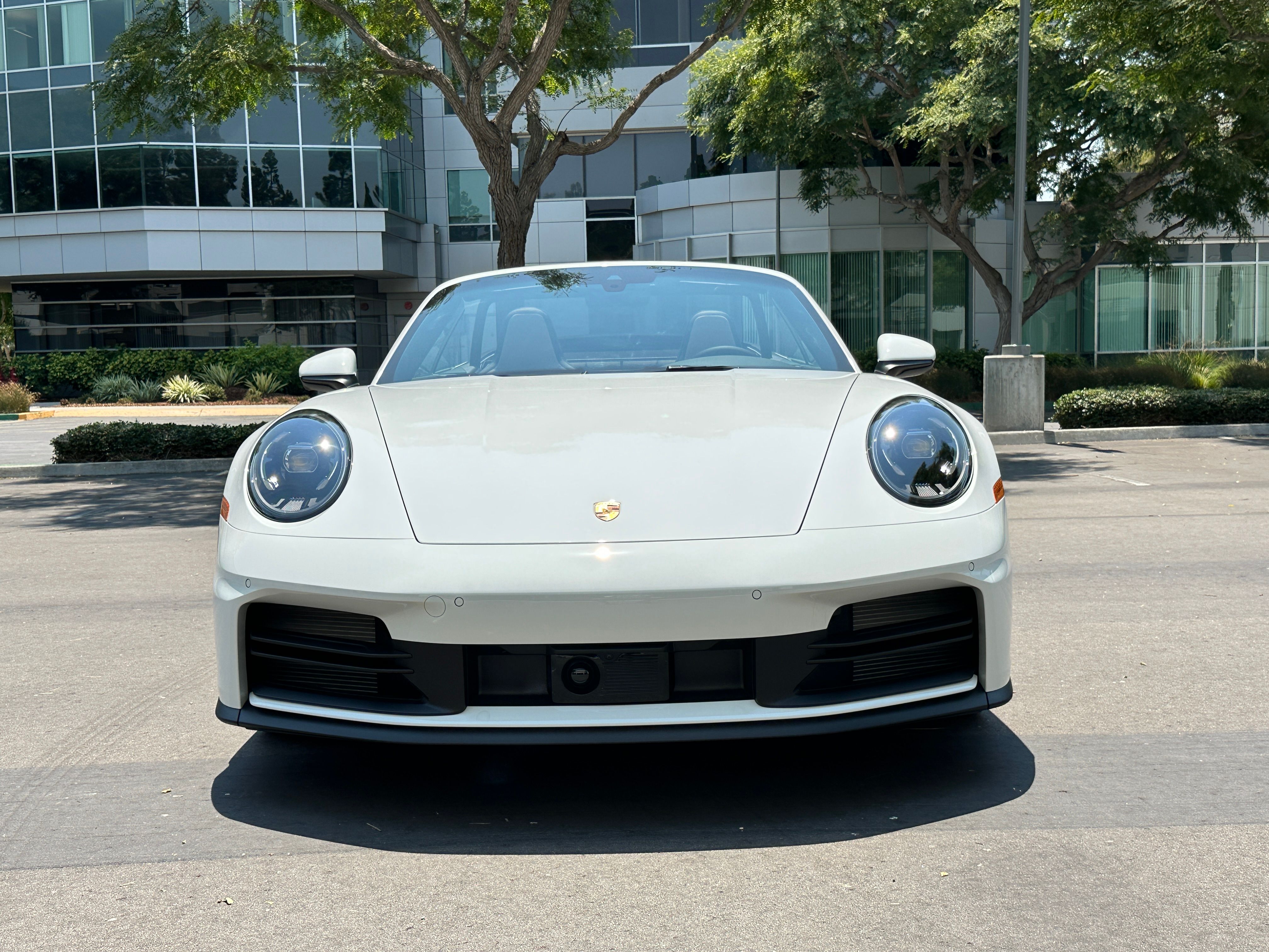 Used 2025 Porsche 911 Carrera RWD image 4