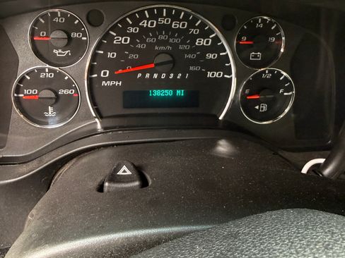 Used 2009 Chevrolet Express 2500 RWD image 9