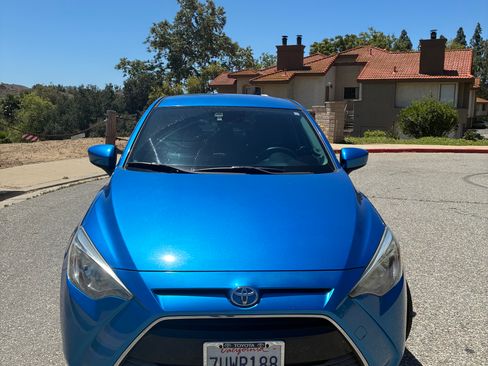 Used 2017 Toyota Yaris iA FWD image 2
