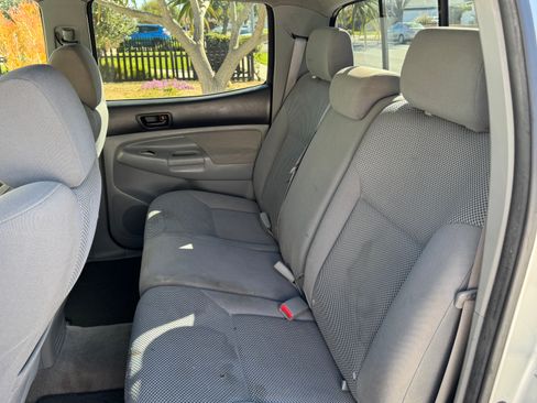 Used 2006 Toyota Tacoma PreRunner image 22