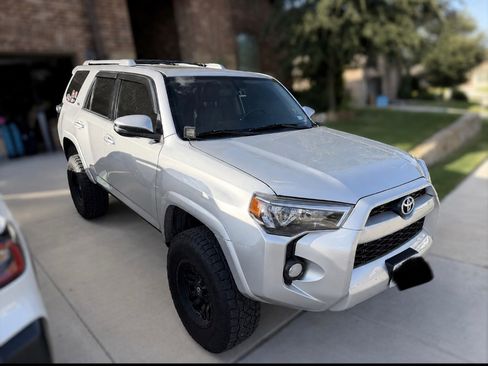 Used 2017 Toyota 4Runner SR5 Premium AWD/4WD image 8