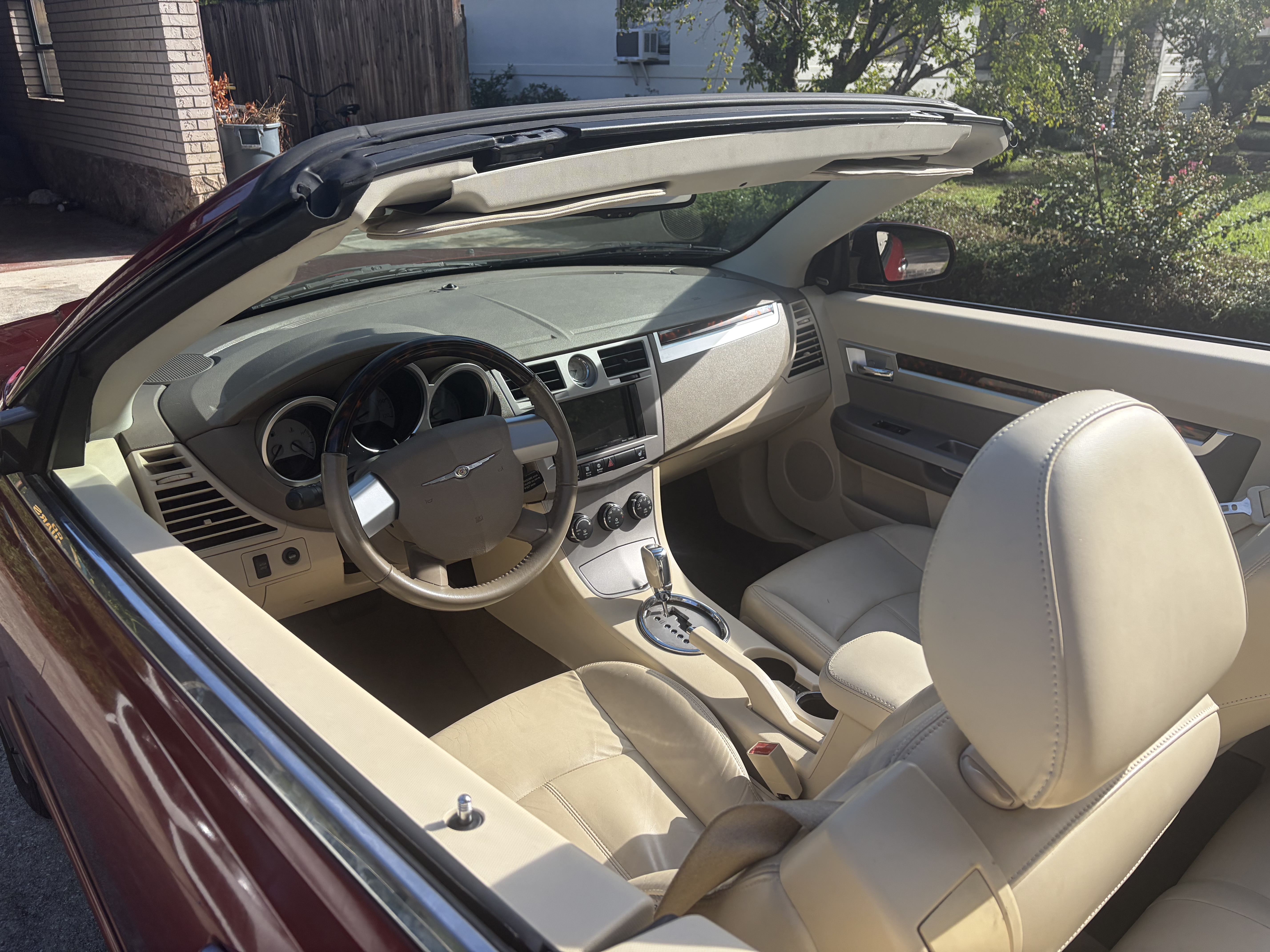 Used 2008 Chrysler Sebring Limited w/ Luxury Group FWD image 8