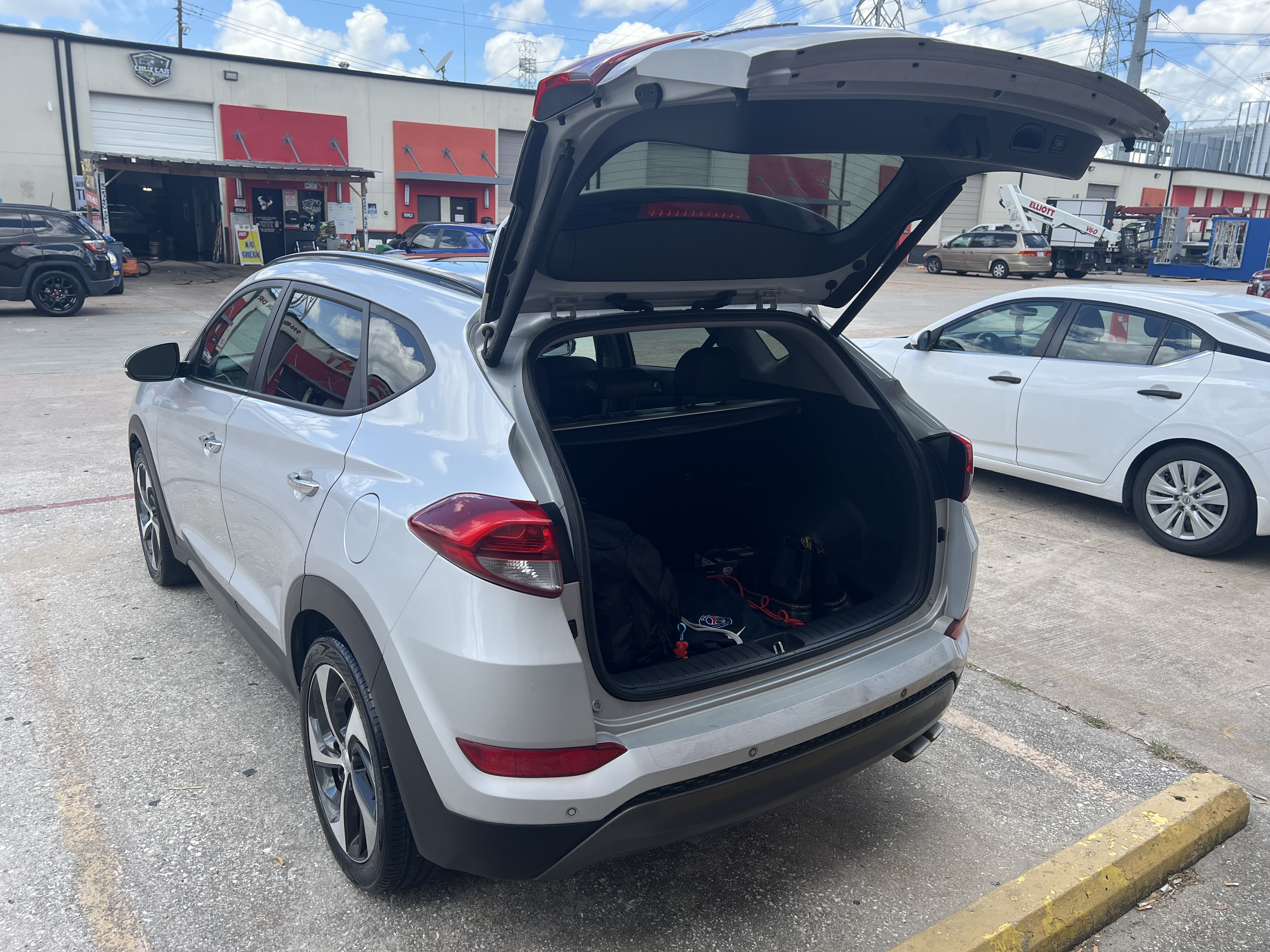 Used 2016 Hyundai Tucson Limited w/ Option Group 03 FWD image 5