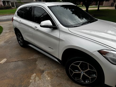Used 2018 BMW X1 xDrive28i AWD/4WD image 2