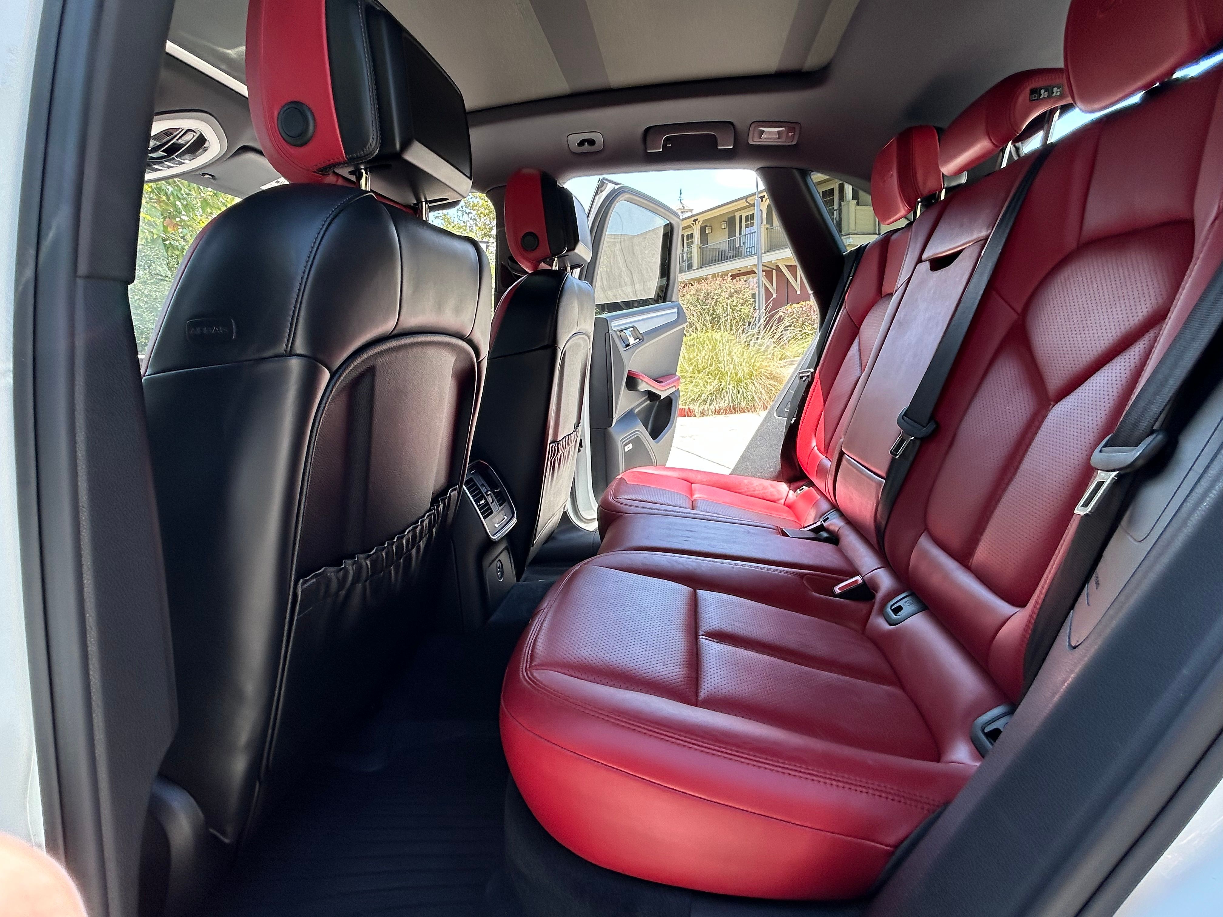 Used 2017 Porsche Macan GTS AWD/4WD image 10