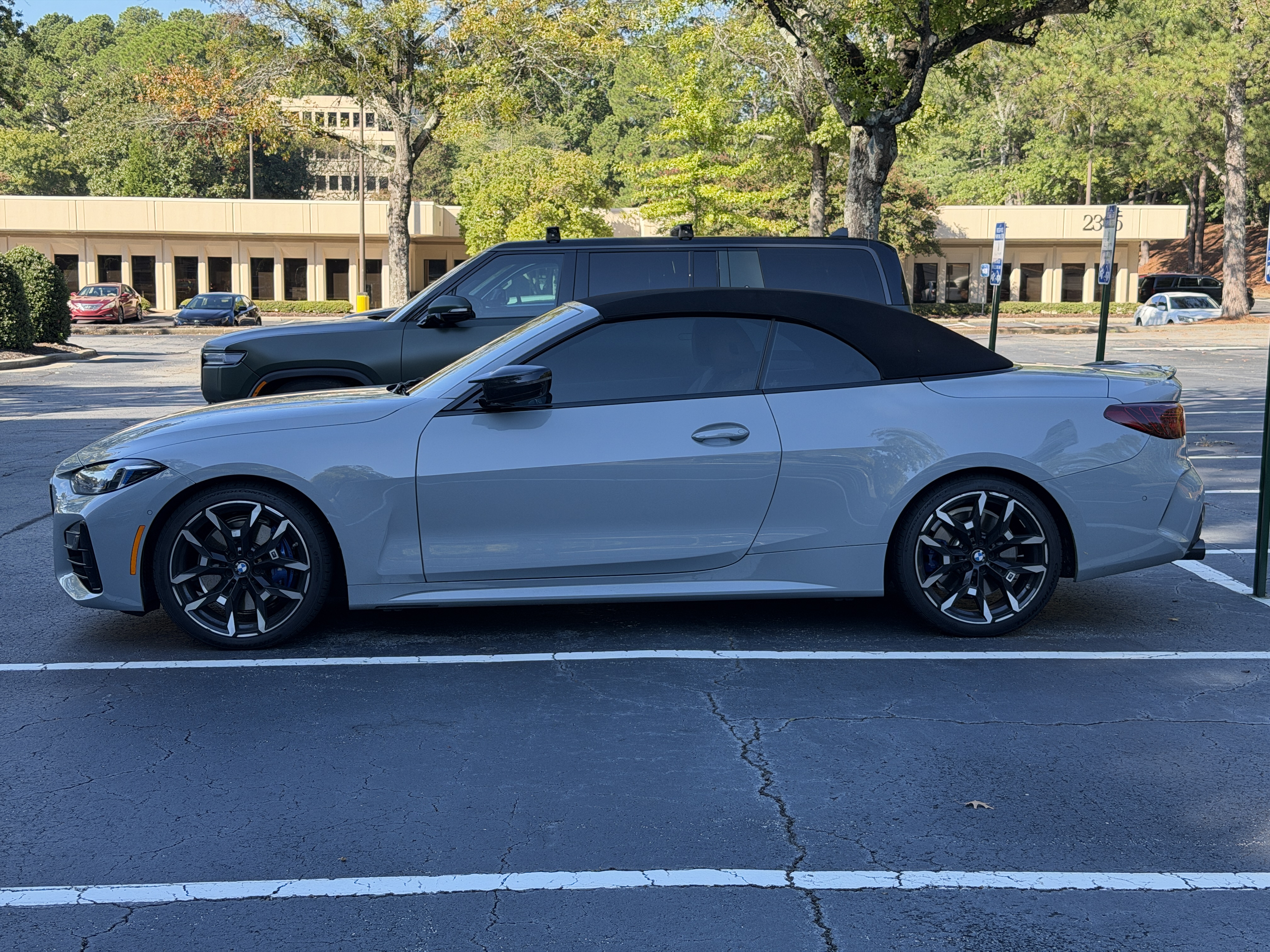 Used 2025 BMW M440i Convertible RWD image 23