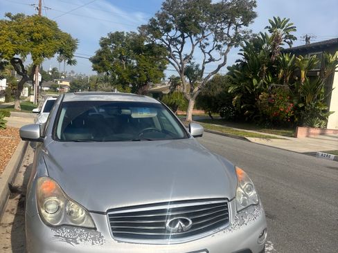 Used 2010 INFINITI EX35 Journey image 1