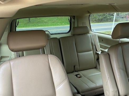 Used 2010 Chevrolet Suburban LTZ AWD/4WD image 13