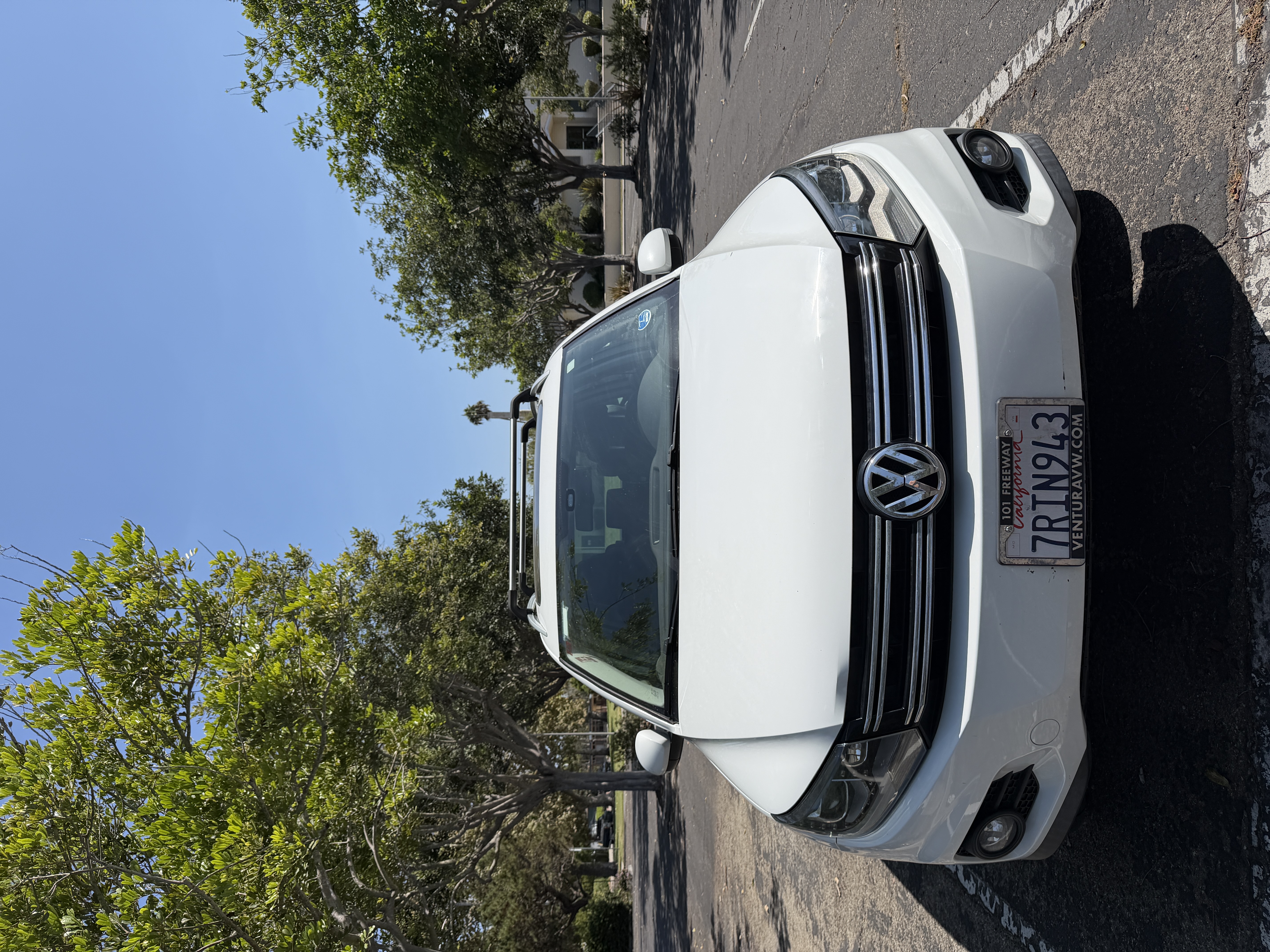 Used 2016 Volkswagen Tiguan SE FWD image 2