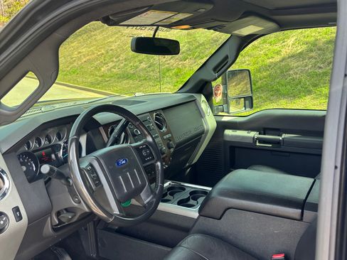Used 2012 Ford F250 Lariat w/ FX4 4X4 Off-Road Pkg image 6