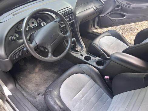 Used 2001 Ford Mustang Cobra image 2