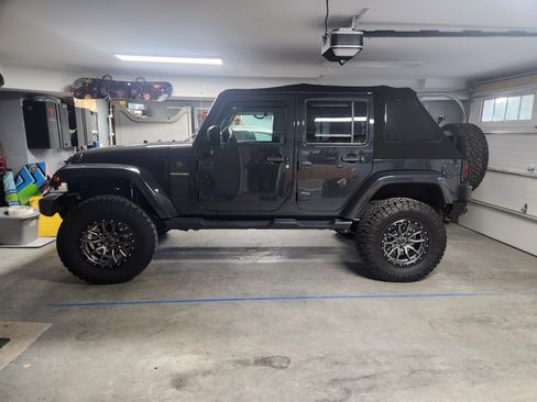 Used 2016 Jeep Wrangler Unlimited Sport AWD/4WD image 2