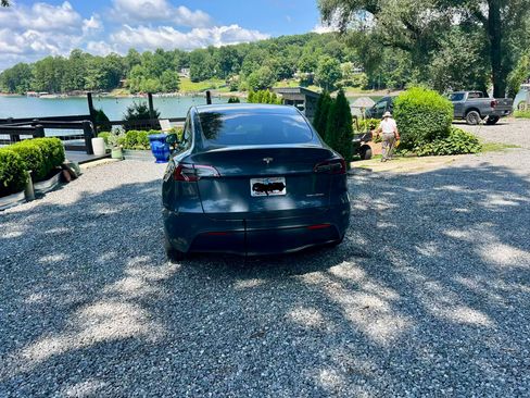 Used 2023 Tesla Model Y Long Range AWD/4WD image 6