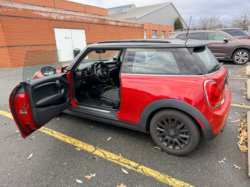 Used 2016 MINI Cooper 2-Door Hardtop image 10