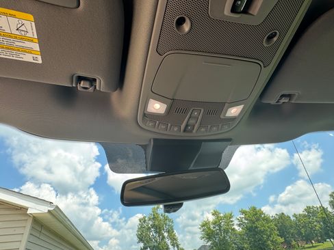 Used 2019 Ford F150 Lariat w/ Equipment Group 502A Luxury AWD/4WD image 19