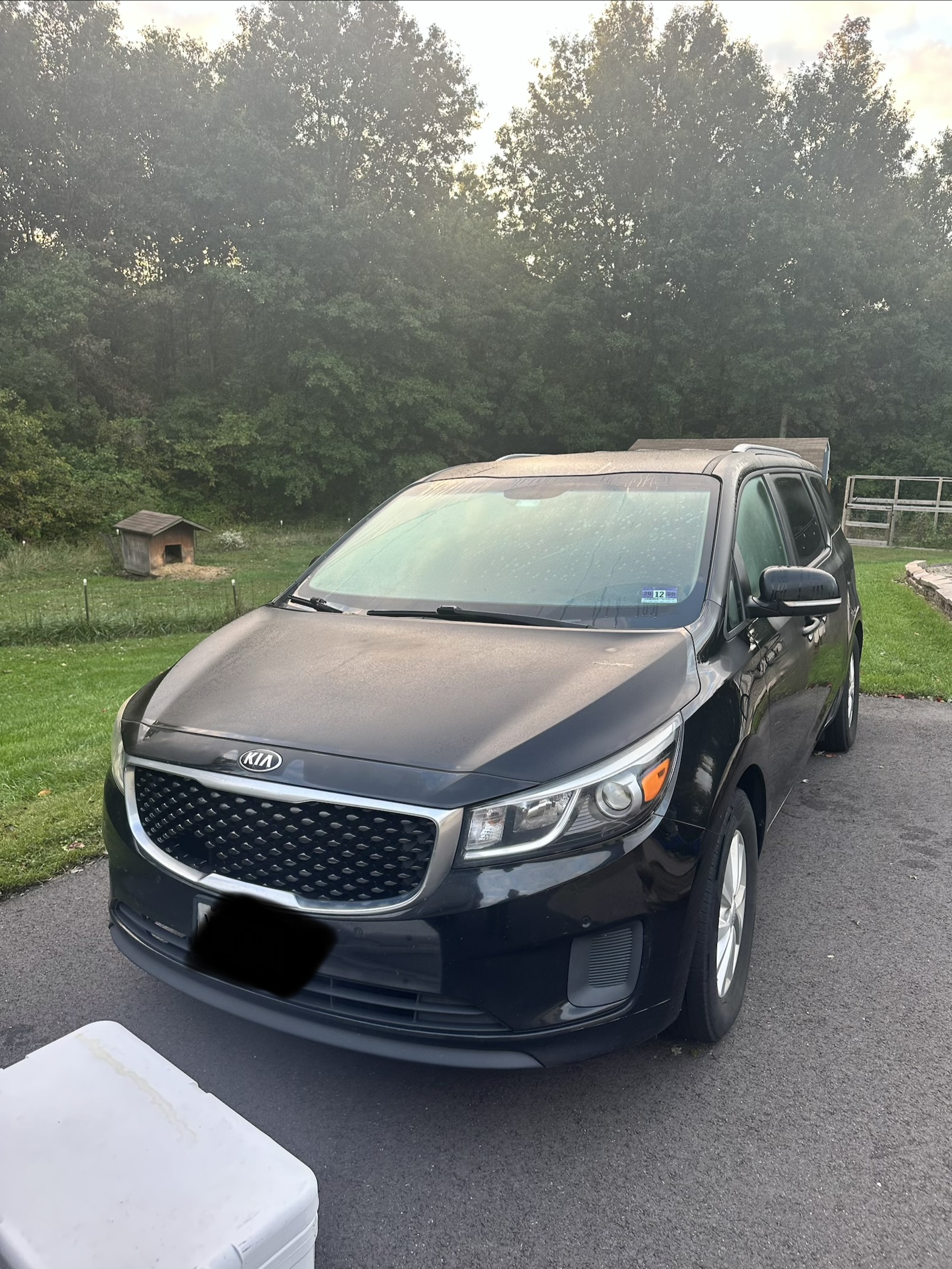 Used 2017 Kia Sedona LX w/ LX Essentials Premium Package FWD image 2