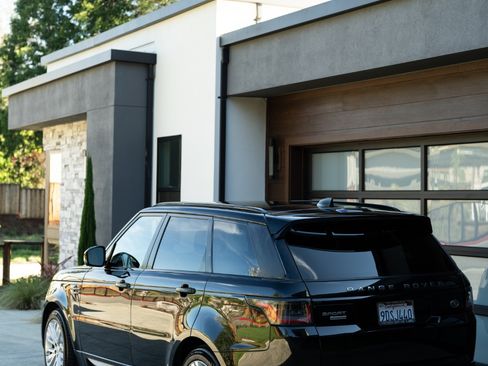 Used 2018 Land Rover Range Rover Sport Supercharged image 11