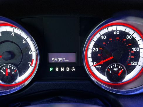 Used 2020 Dodge Grand Caravan SXT FWD image 9