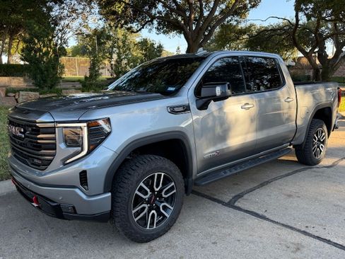 Used 2024 GMC Sierra 1500 AT4 w/ Technology Package image 8