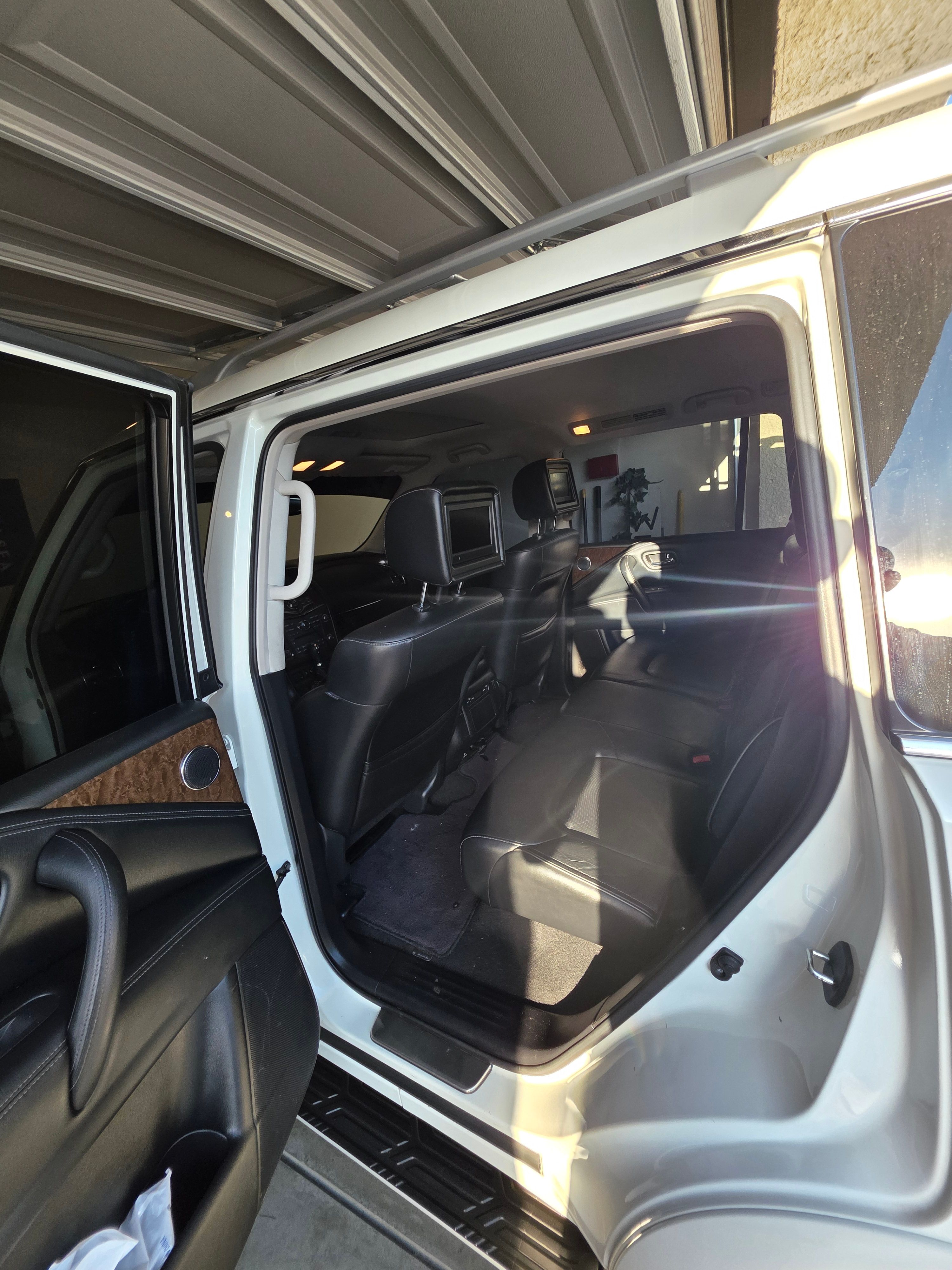 Used 2016 INFINITI QX80 2WD w/ 22" Wheel Package image 8