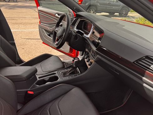 Used 2023 Volkswagen Jetta GLI Autobahn image 11