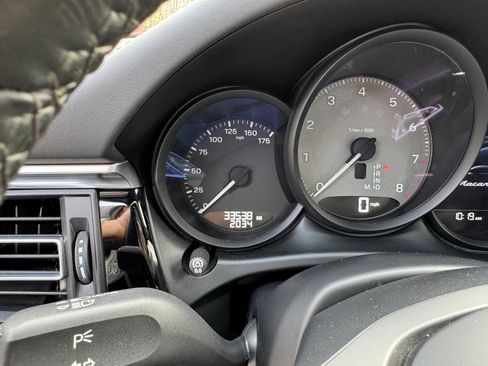 Used 2022 Porsche Macan S image 11