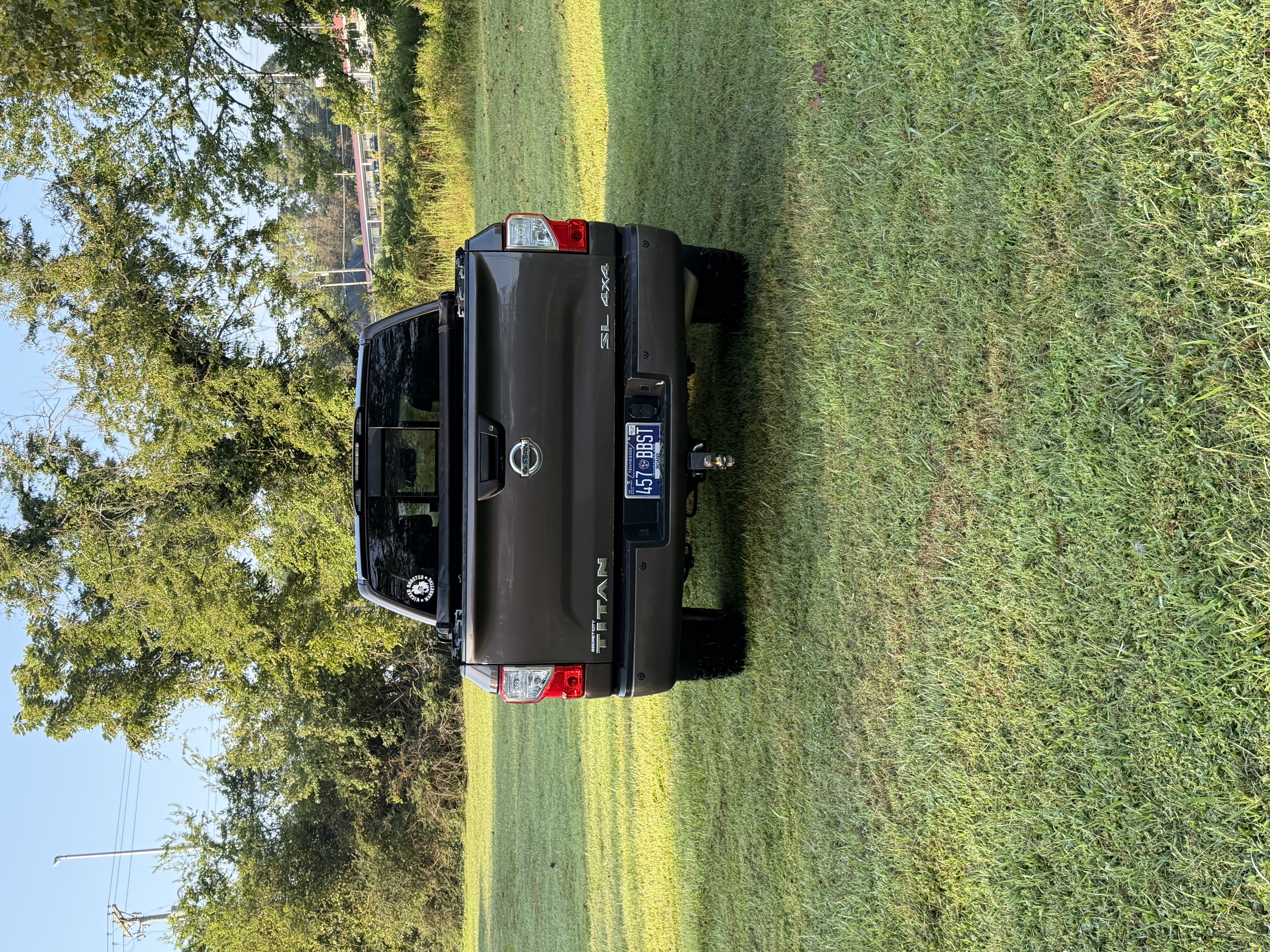 Used 2018 Nissan Titan SL AWD/4WD image 14