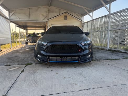 Used 2016 Ford Focus ST w/ Equipment Group 402A image 4