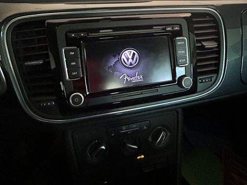 Used 2013 Volkswagen Beetle 2.0T image 6
