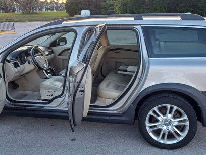 Used 2016 Volvo XC70 T5 Premier w/ Proximity Package