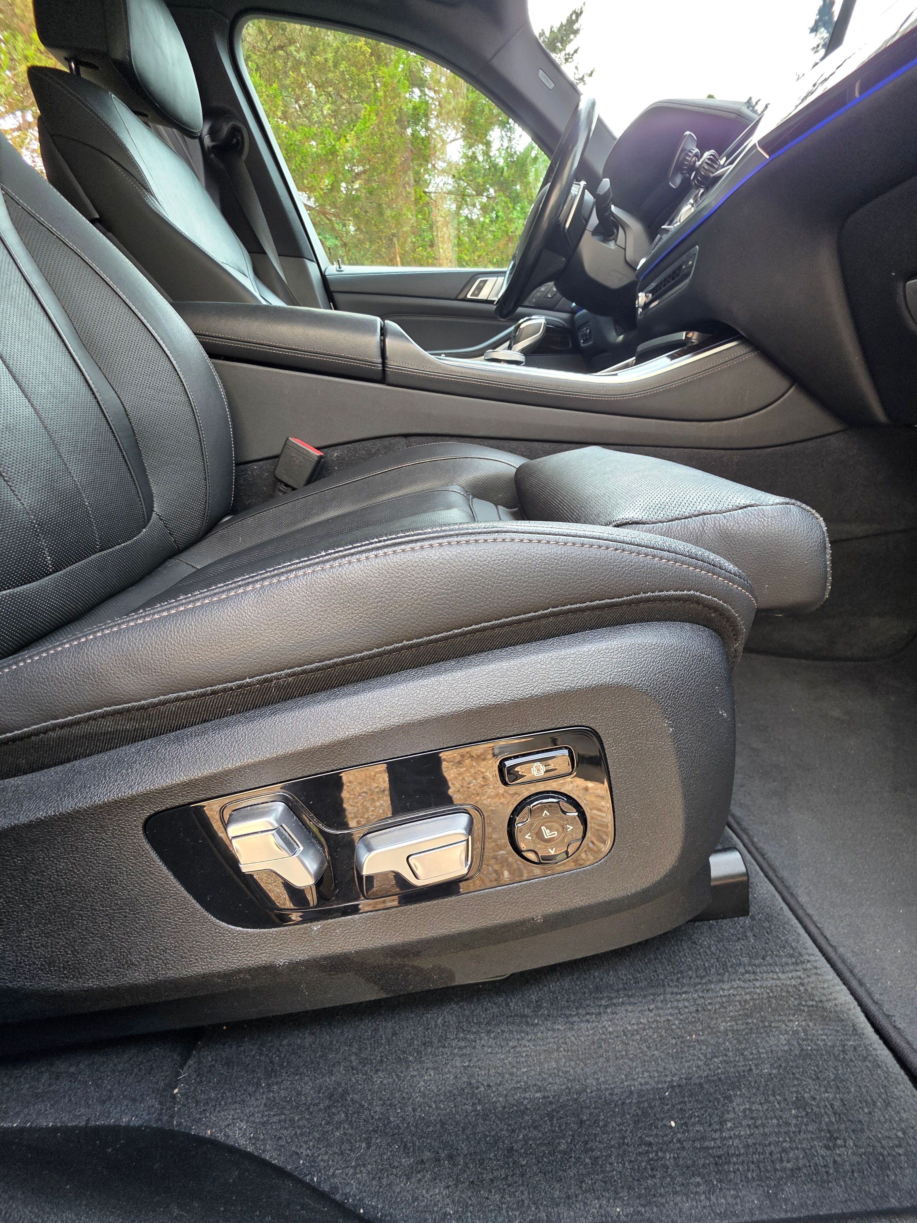 Used 2019 BMW X5 xDrive40i w/ Executive Package AWD/4WD image 25