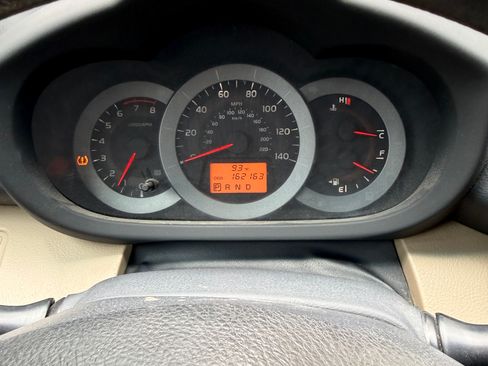 Used 2011 Toyota RAV4 2WD w/ Base L4 Extra Value Pkg image 15
