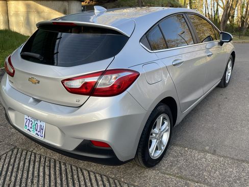 Used 2017 Chevrolet Cruze LT image 9