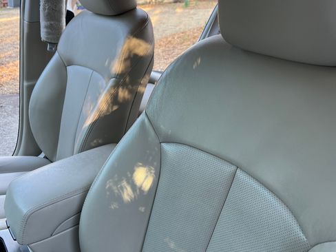 Used 2011 Subaru Outback 2.5i Limited w/ PWR Moonroof Pkg image 23