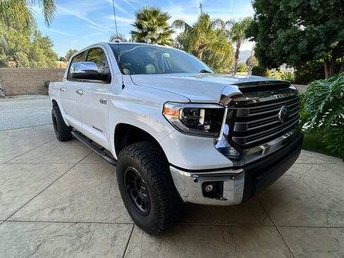 Used 2018 Toyota Tundra Limited w/ Limited Premium Package image 4