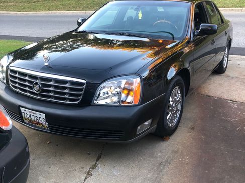 Used 2004 Cadillac De Ville DHS w/ Equipment Group image 1